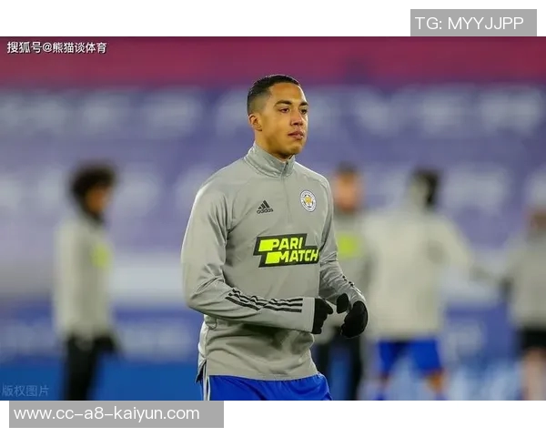 卡里克盛赞赫拉芬贝赫防守纪律性与聪明才智兼备并具备出色传球能力